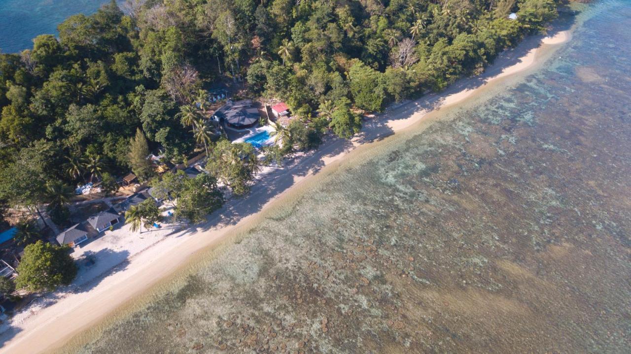 White Sands Beach Resort Lembeh Bitung Buitenkant foto