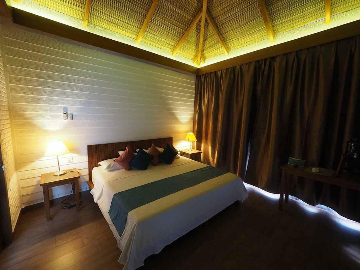 White Sands Beach Resort Lembeh Bitung Buitenkant foto