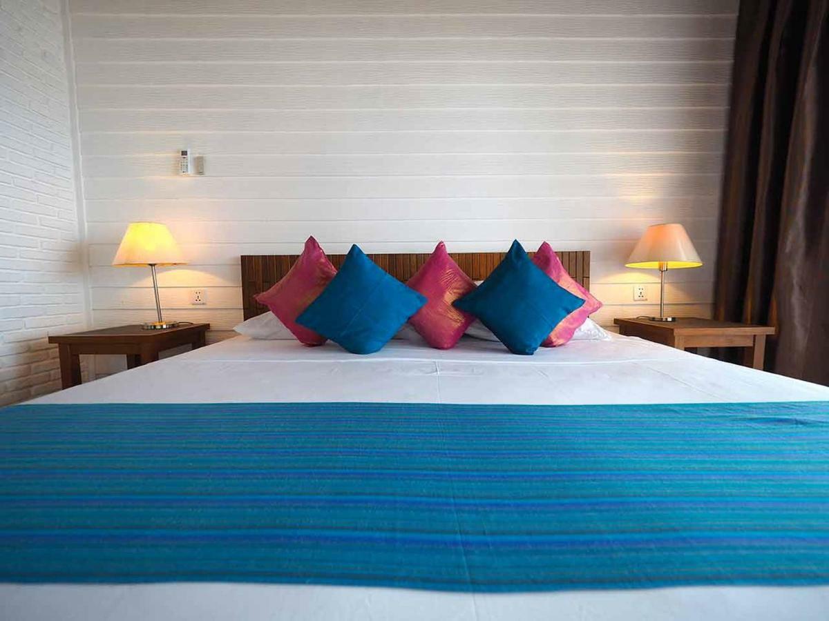 White Sands Beach Resort Lembeh Bitung Buitenkant foto